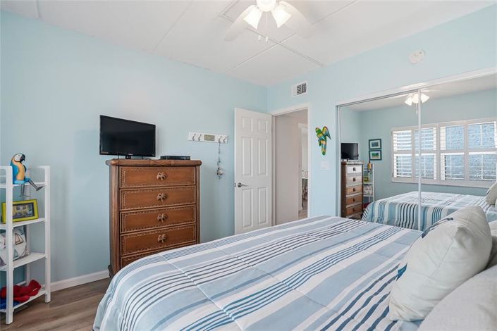 Image No.40-2 Bed Property for sale