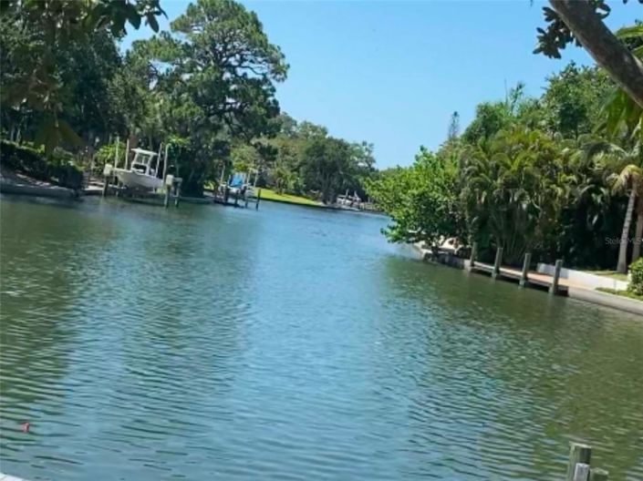 Image No.20-3 Bed Property for sale