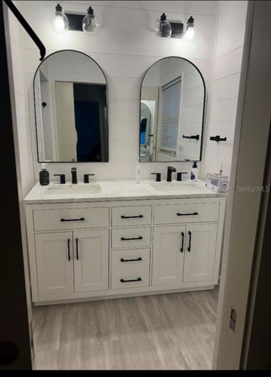 Image No.27-3 Bed Property for sale