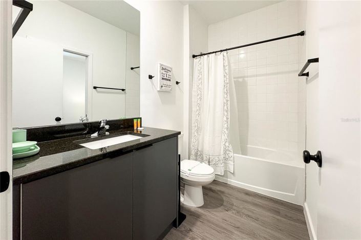 Image No.17-3 Bed Townhouse for sale