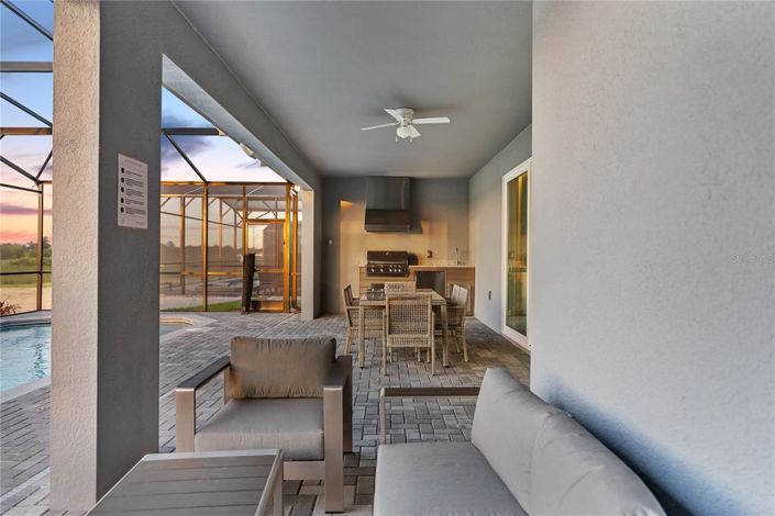 Image No.10-10 Bed Property for sale