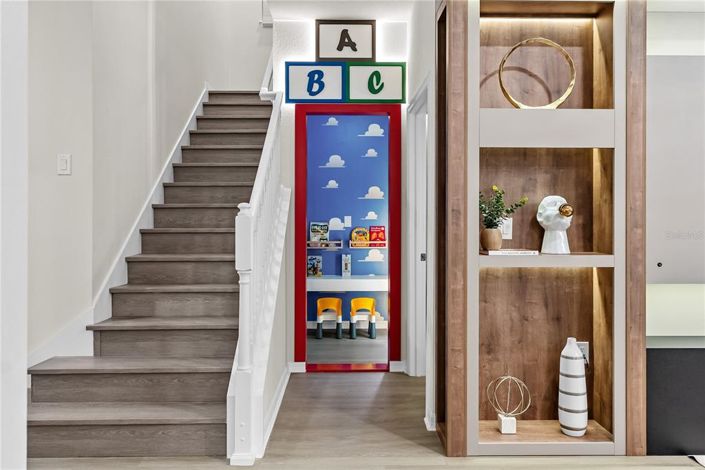 Image No.16-10 Bed Property for sale