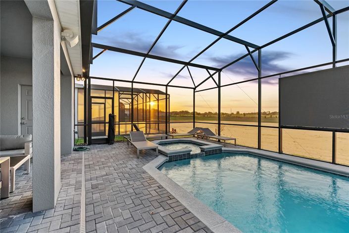 Image No.2-10 Bed Property for sale