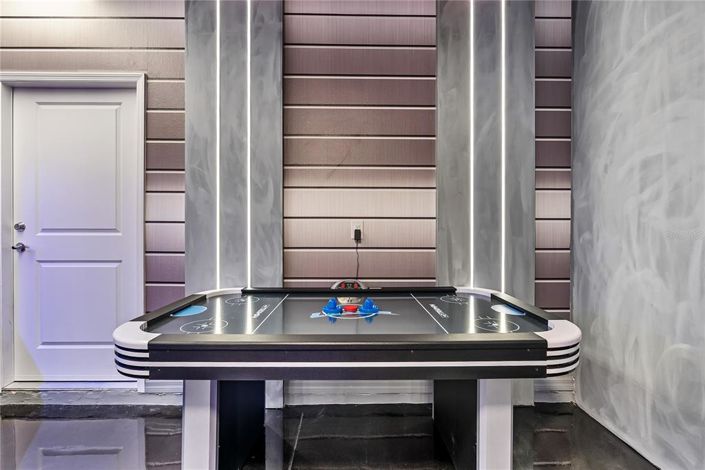 Image No.32-10 Bed Property for sale