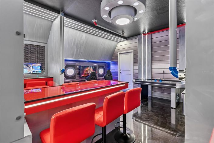 Image No.37-10 Bed Property for sale