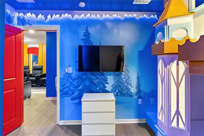 Image No.43-10 Bed Property for sale