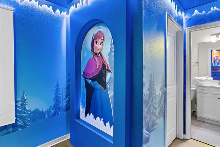 Image No.44-10 Bed Property for sale