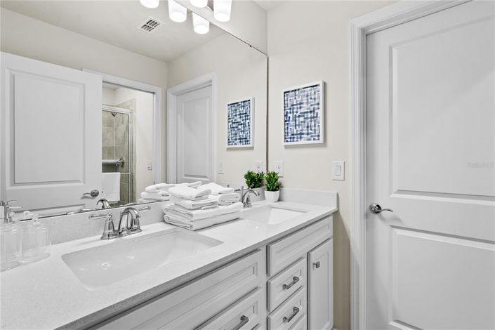 Image No.52-10 Bed Property for sale