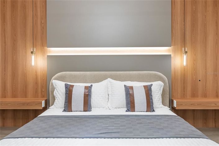 Image No.59-10 Bed Property for sale