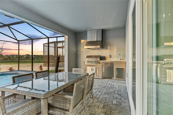 Image No.6-10 Bed Property for sale