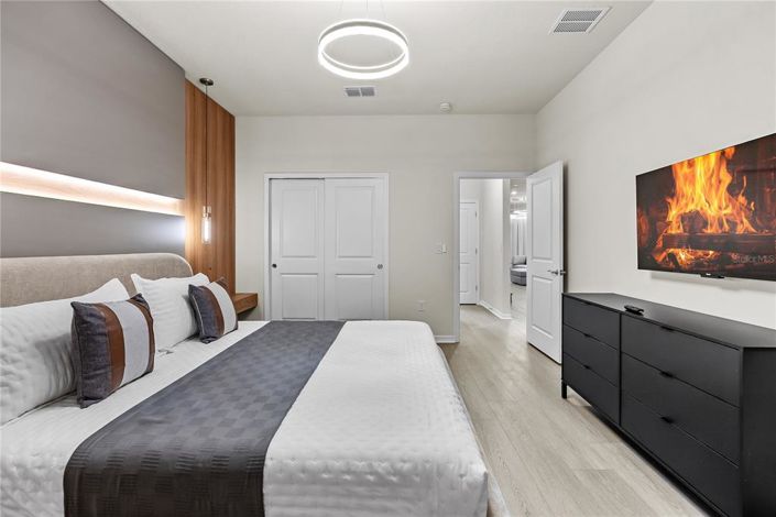 Image No.60-10 Bed Property for sale