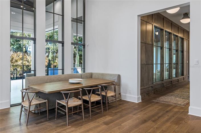 Image No.26-6 Bed Property for sale