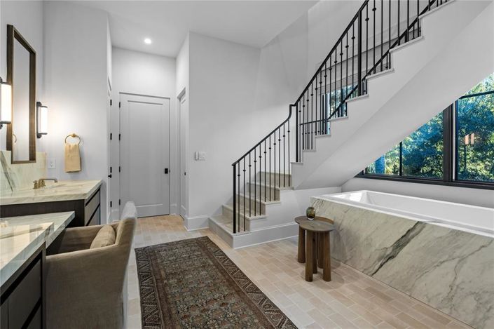 Image No.37-6 Bed Property for sale