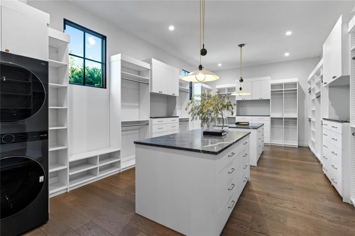 Image No.38-6 Bed Property for sale