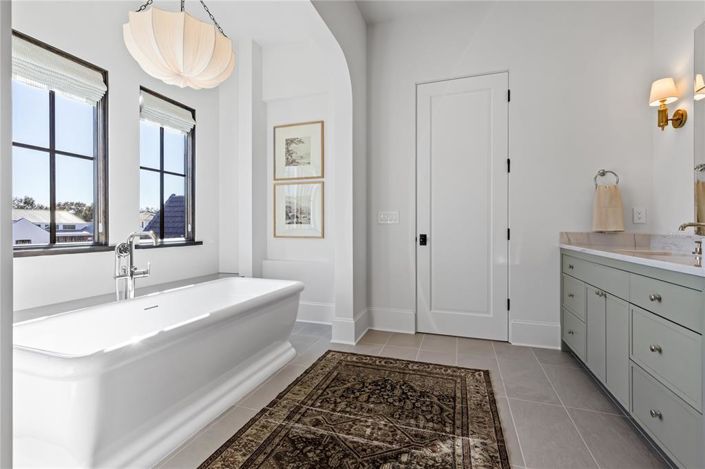 Image No.43-6 Bed Property for sale