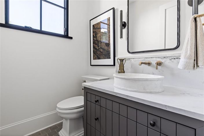 Image No.47-6 Bed Property for sale