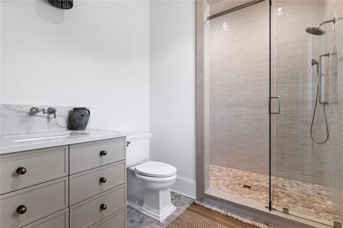 Image No.52-6 Bed Property for sale