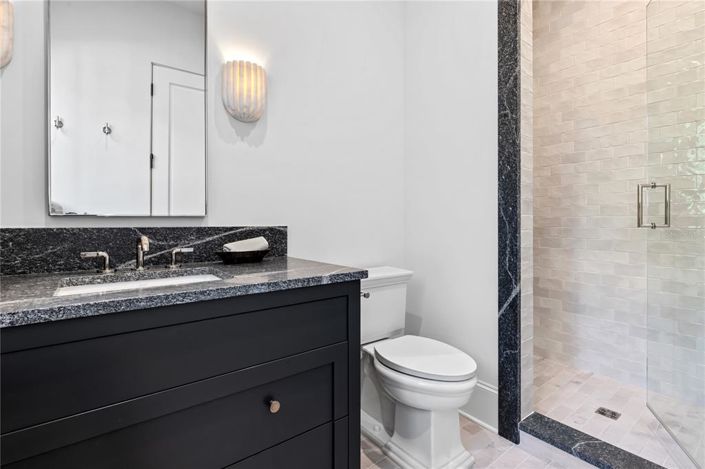 Image No.54-6 Bed Property for sale