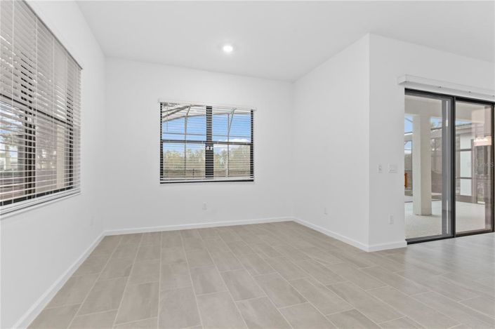 Image No.14-5 Bed Property for sale