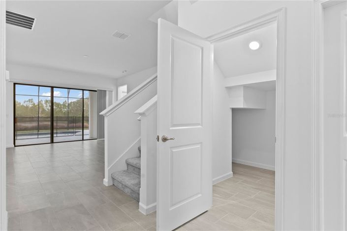 Image No.20-5 Bed Property for sale