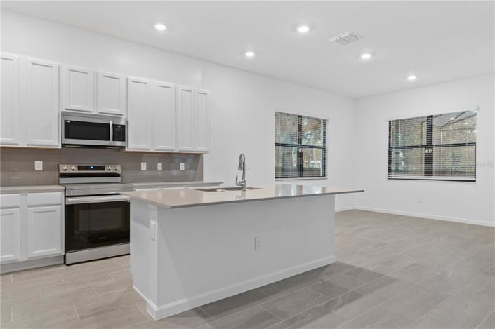 Image No.5-5 Bed Property for sale