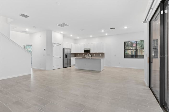 Image No.9-5 Bed Property for sale