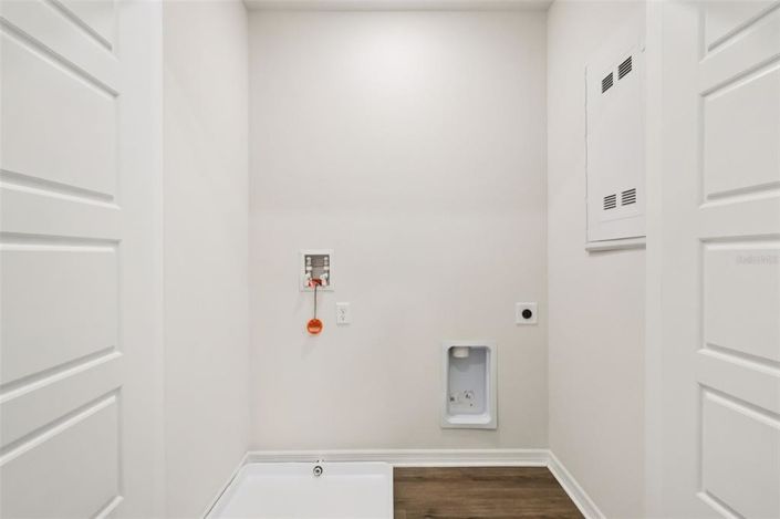 Image No.25-3 Bed Townhouse for sale