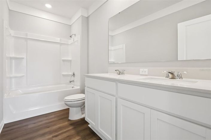 Image No.26-5 Bed Property for sale