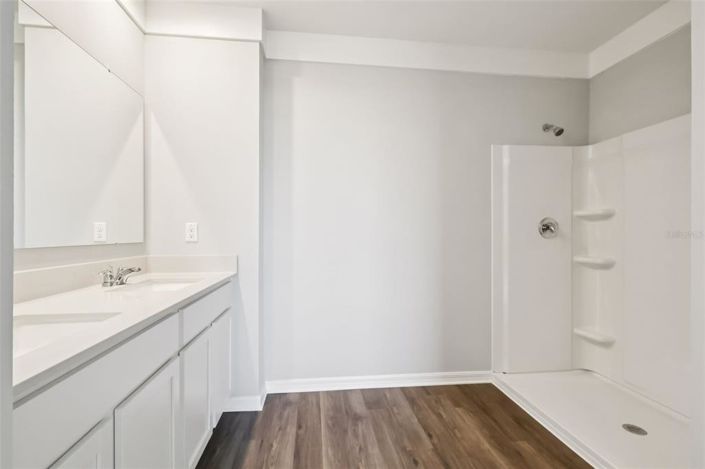 Image No.32-5 Bed Property for sale