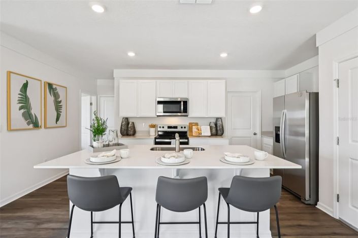 Image No.8-5 Bed Property for sale