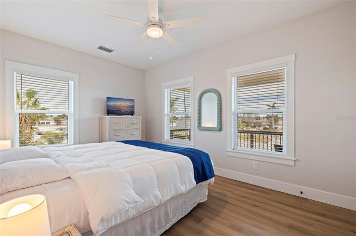 Image No.27-4 Bed Property for sale