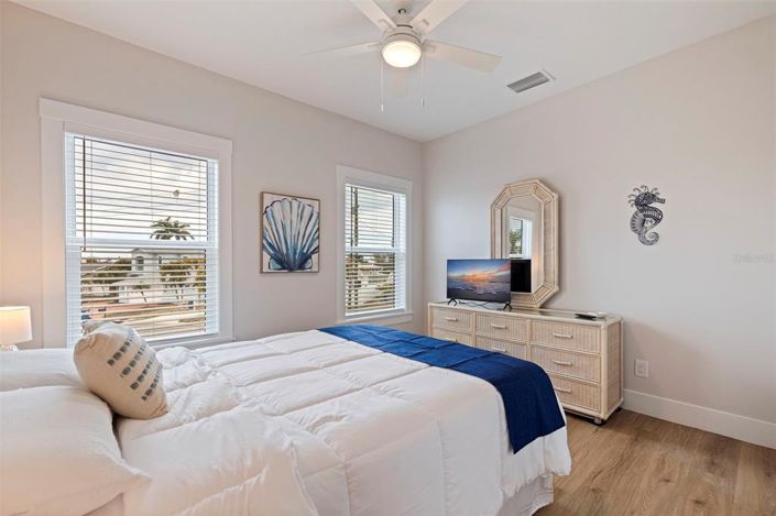 Image No.30-4 Bed Property for sale