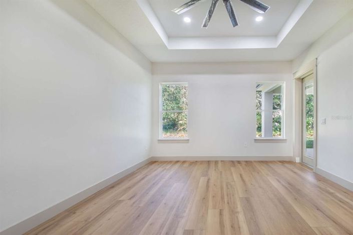 Image No.12-4 Bed Property for sale