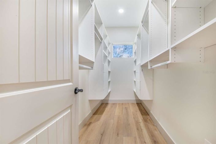 Image No.16-4 Bed Property for sale