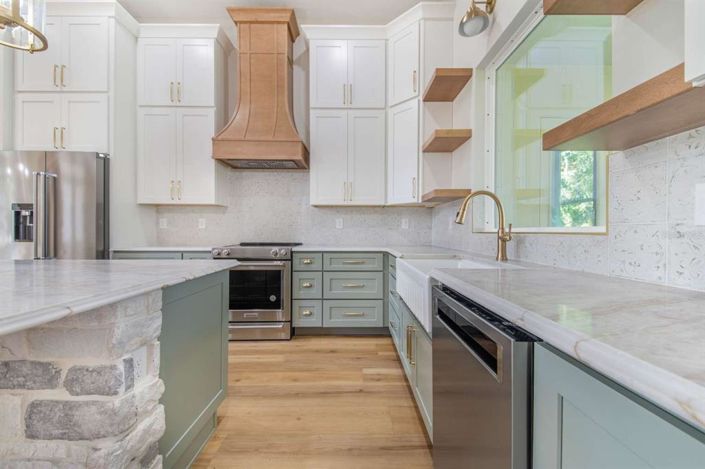 Image No.4-4 Bed Property for sale