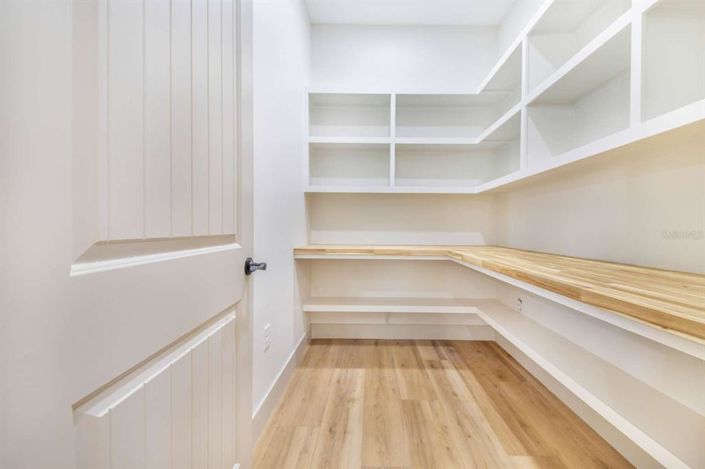 Image No.6-4 Bed Property for sale