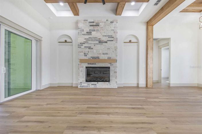 Image No.7-4 Bed Property for sale