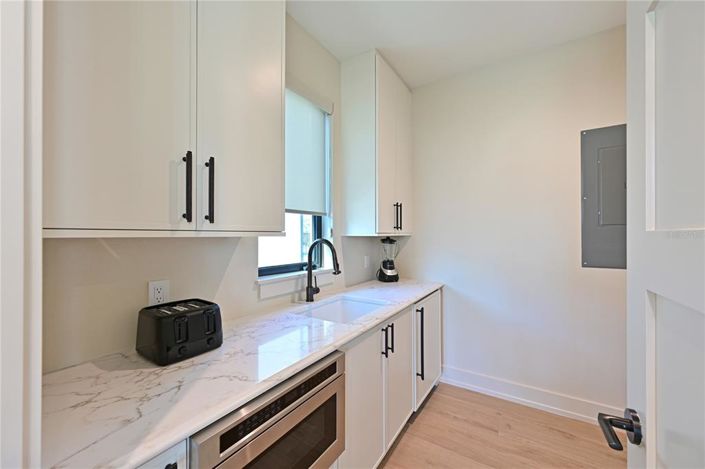 Image No.14-4 Bed Property for sale