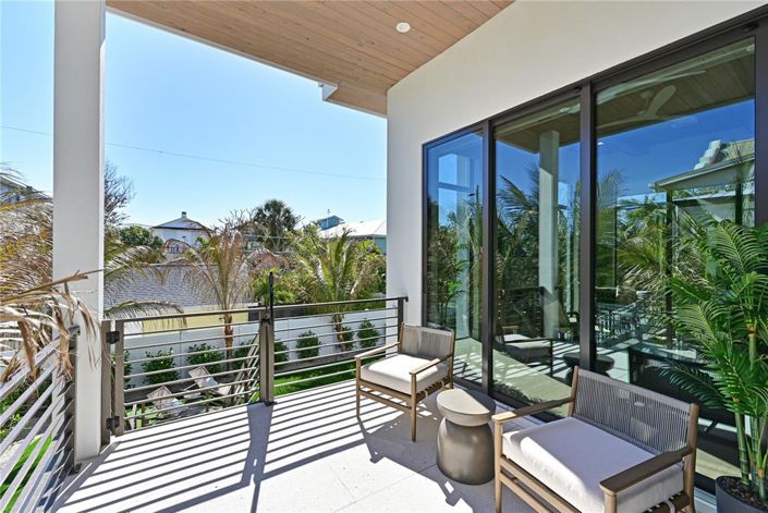 Image No.15-4 Bed Property for sale