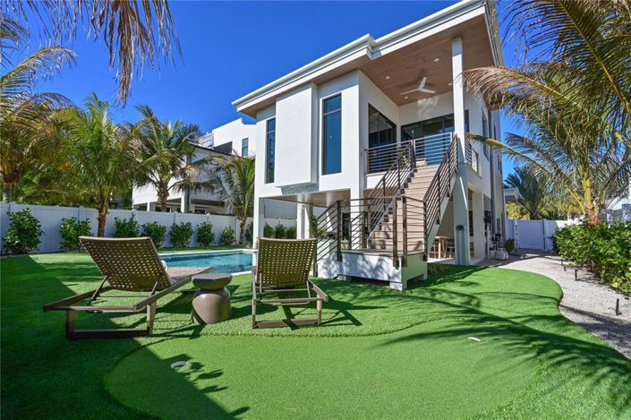 Image No.37-4 Bed Property for sale