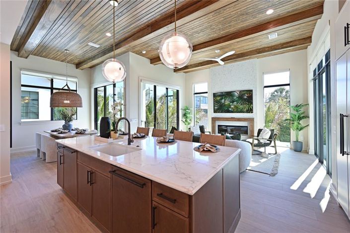 Image No.6-4 Bed Property for sale