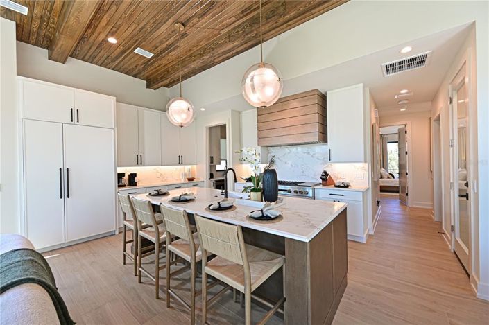 Image No.8-4 Bed Property for sale