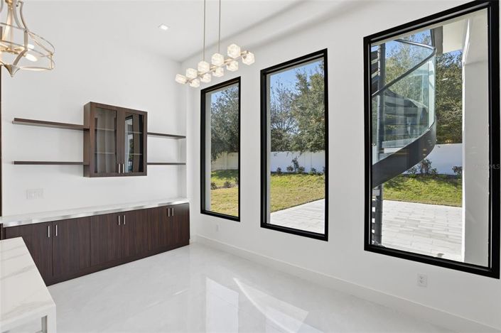 Image No.18-5 Bed Property for sale