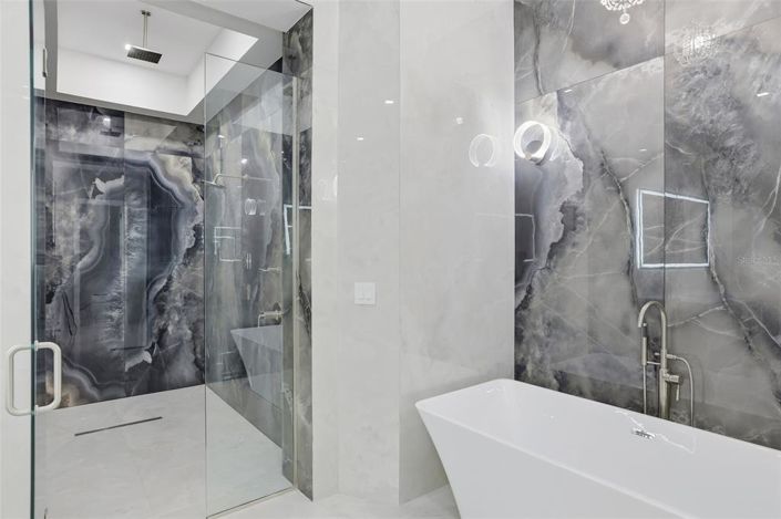 Image No.23-5 Bed Property for sale