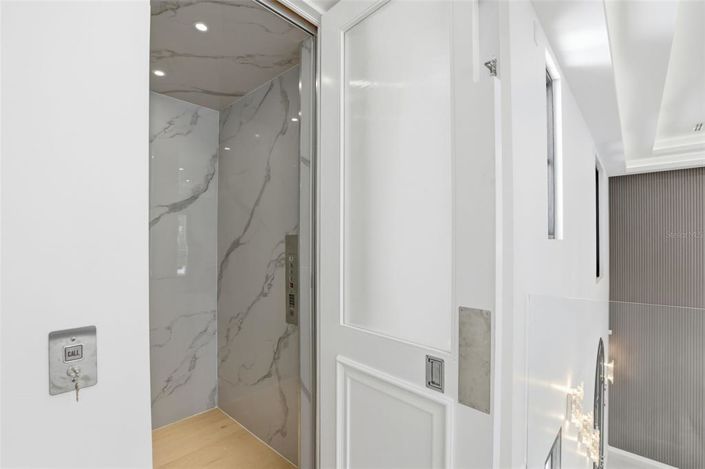 Image No.27-5 Bed Property for sale