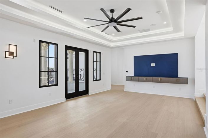 Image No.30-5 Bed Property for sale