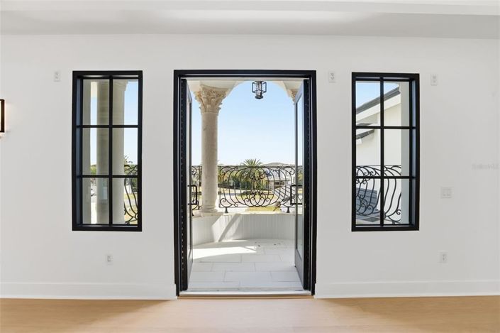 Image No.32-5 Bed Property for sale