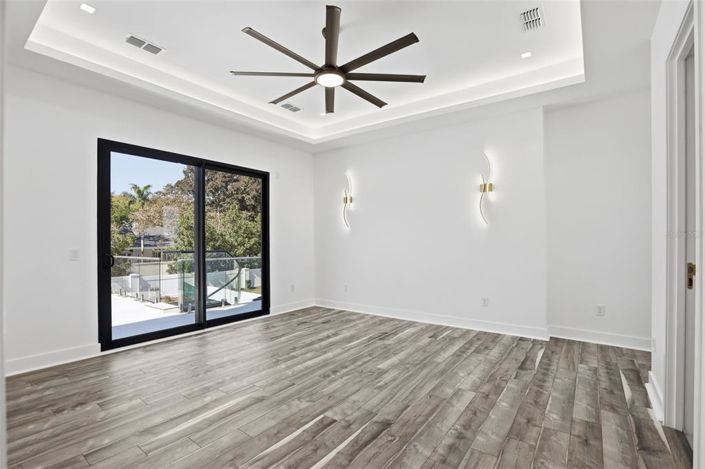 Image No.33-5 Bed Property for sale