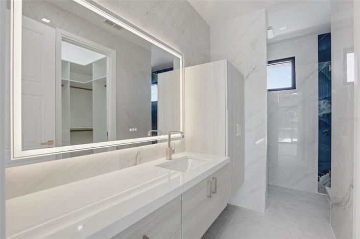 Image No.34-5 Bed Property for sale