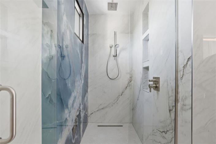 Image No.35-5 Bed Property for sale